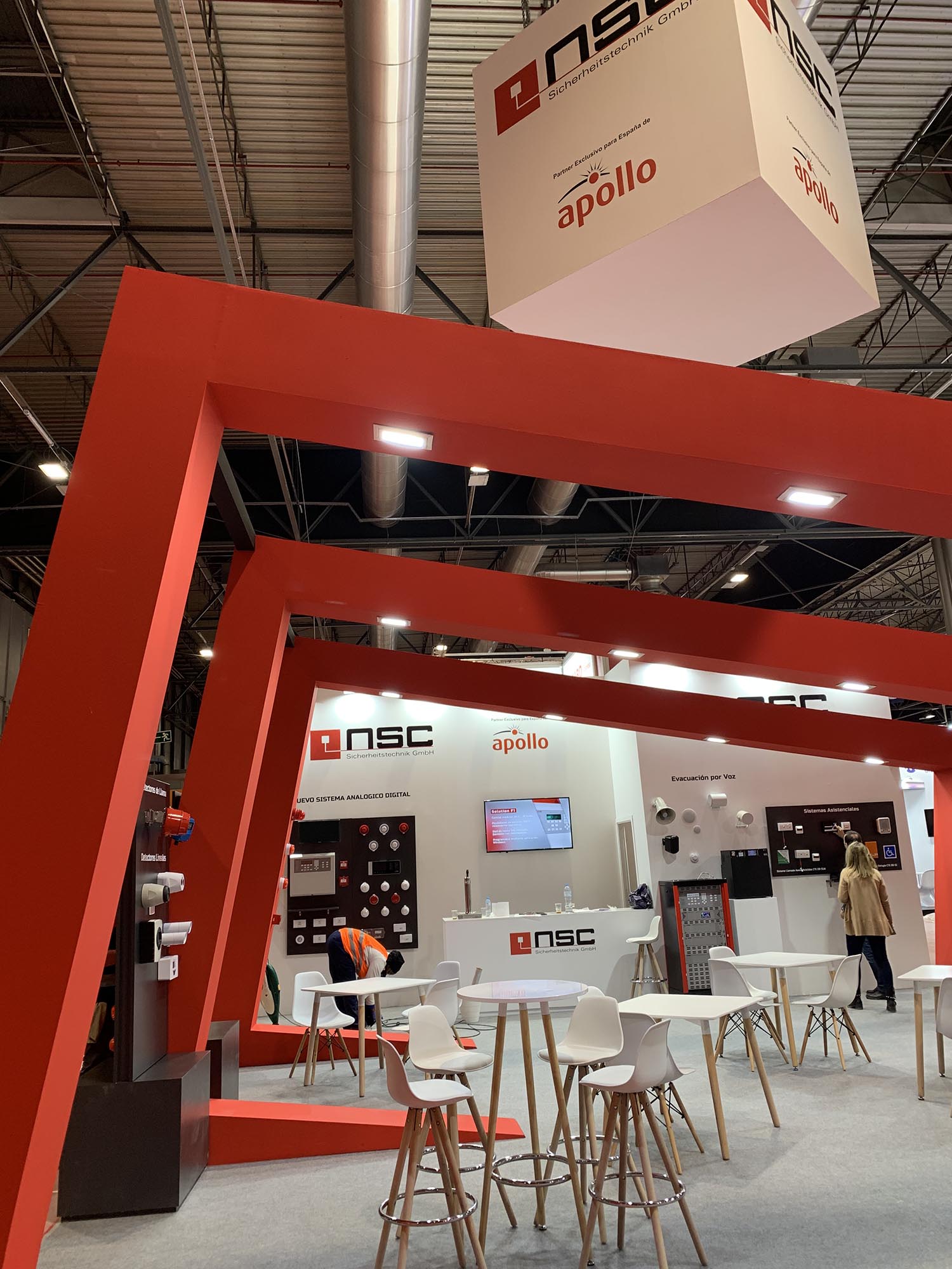Custom peninsula stand Sicur at IFEMA Madrid