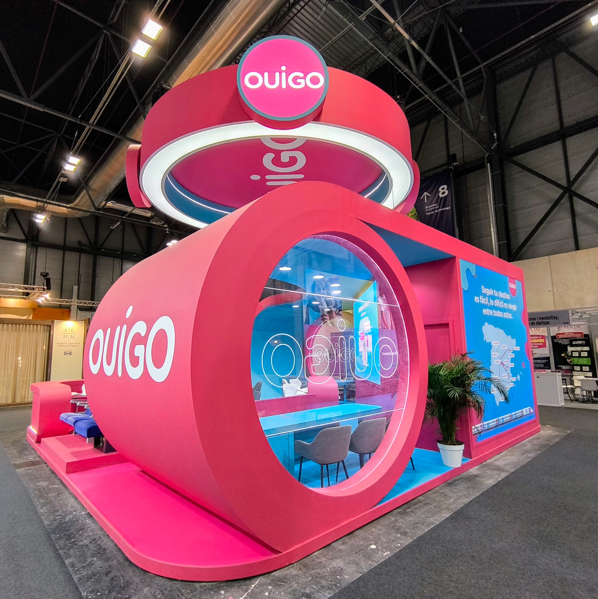 Creative trade show booth with innovative layout and sustainable materials