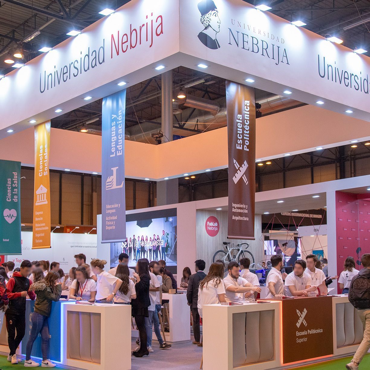 University stand crowded with visitors at SIMO Educación in IFEMA