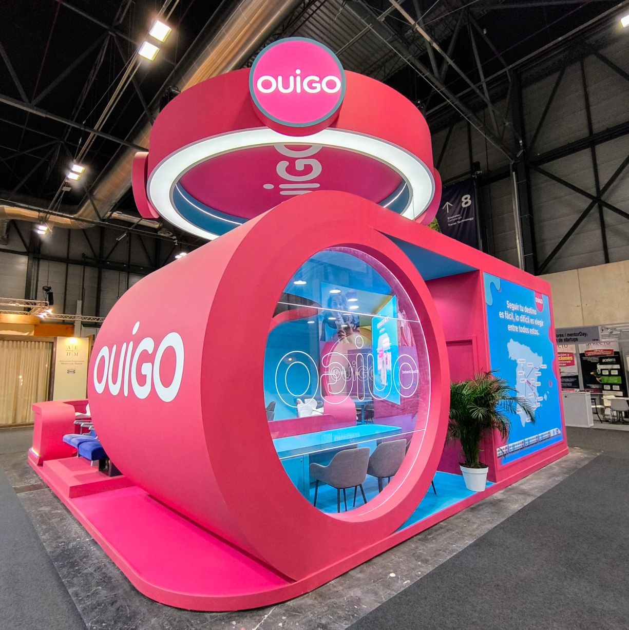 Creative trade show booth with innovative layout and sustainable materials